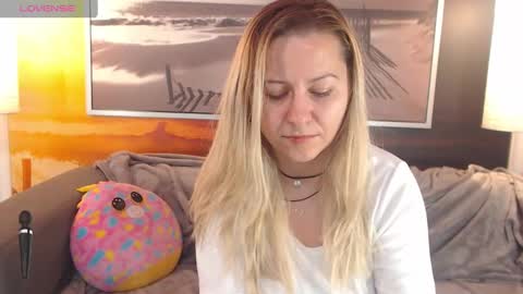 Snapshot of bigboobsarri chatting on 01.17.25 BigBoobsArri online show from 01.17.25