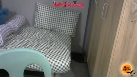 Snapshot of bigboobslyn chatting on 10.21.25 bigboobslyn online show from 10.21.25