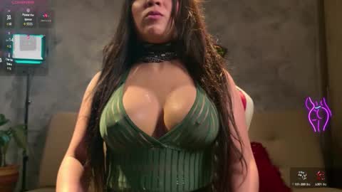 Snapshot of bigboottyxxx chatting on 12.22.25 kyra Moor online show from 12.22.25