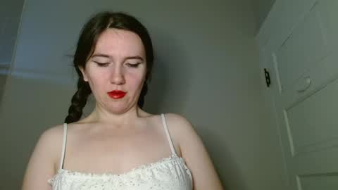 Isabella online show from 11.21.25