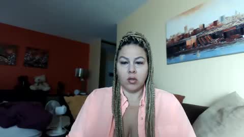 Snapshot of bigbreastsabrina chatting on 12.18.24 BIG BREAST SABRINA online show from 12.18.24