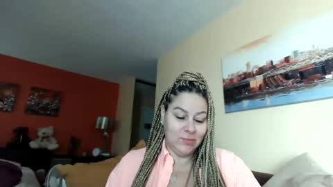 Snapshot of bigbreastsabrina chatting on 12.19.24 BIG BREAST SABRINA online show from 12.19.24