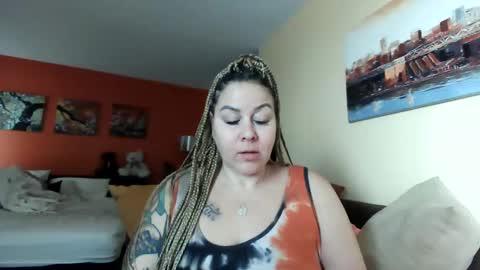 Snapshot of bigbreastsabrina chatting on 12.28.24 BIG BREAST SABRINA online show from 12.28.24