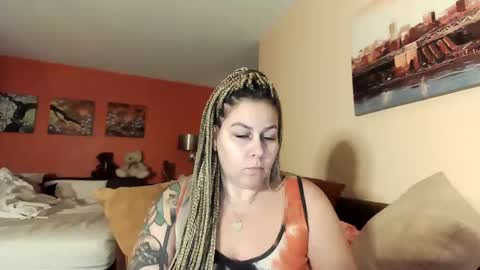 Snapshot of bigbreastsabrina chatting on 12.28.24 BIG BREAST SABRINA online show from 12.28.24