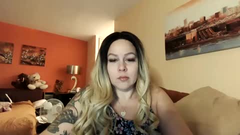 Snapshot of bigbreastsabrina chatting on 01.16.25 BIG BREAST SABRINA online show from 01.16.25