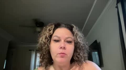 Snapshot of bigbreastsabrina chatting on 10.09.25 BIG BREAST SABRINA online show from 10.09.25