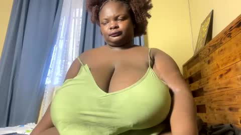 Snapshot of bigchocotities chatting on 02.16.25 bigchocotities online show from 02.16.25