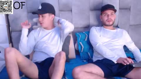 Snapshot of bigcock_couplexxx chatting on 10.29.25 DAVID and JUAN online show from 10.29.25