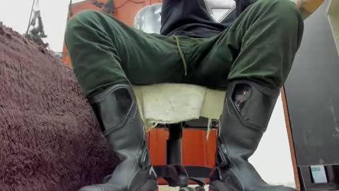 Snapshot of bigcock_hair chatting on 10.22.25 bigcock_hair online show from 10.22.25