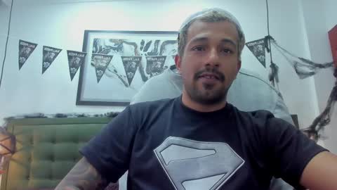 Snapshot of bigcock_hair chatting on 10.24.25 bigcock_hair online show from 10.24.25