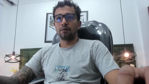 Snapshot of bigcock_hair chatting on 02.25.26 bigcock_hair online show from 02.25.26