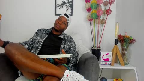 Snapshot of bigcock_latin01 chatting on 12.30.24 sexy muscle online show from 12.30.24