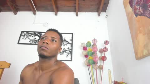 Snapshot of bigcock_latin01 chatting on 01.08.25 sexy muscle online show from 01.08.25