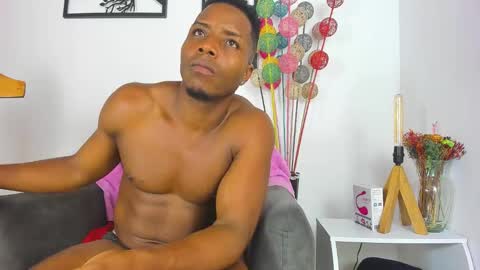 Snapshot of bigcock_latin01 chatting on 01.23.25 sexy muscle online show from 01.23.25