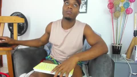 Snapshot of bigcock_latin01 chatting on 03.03.25 sexy muscle online show from 03.03.25