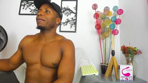 Snapshot of bigcock_latin01 chatting on 03.09.25 sexy muscle online show from 03.09.25