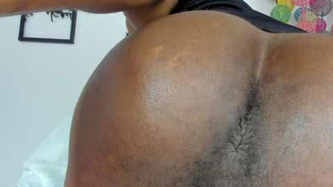 sexy muscle online show from 10.24.25