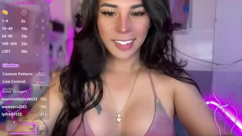 Snapshot of bigcockamanda23 chatting on 10.05.25 queen amanda online show from 10.05.25