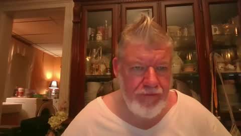 Snapshot of bigdaddybear1244 chatting on 06.11.26 BigDaddyBear online show from 06.11.26