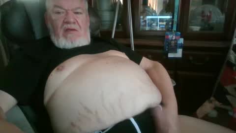 Snapshot of bigdaddybear1244 chatting on 06.14.26 BigDaddyBear online show from 06.14.26