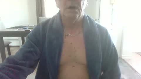 Snapshot of bigdeer581917471 chatting on 05.24.26 bigdeer581917471 online show from 05.24.26