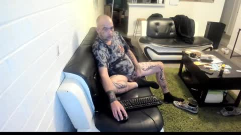 Snapshot of bigdickpiercedtattoos chatting on 10.09.25 bigdickpiercedtattoos online show from 10.09.25