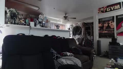 biggerisbetter21 online show from 12.19.25