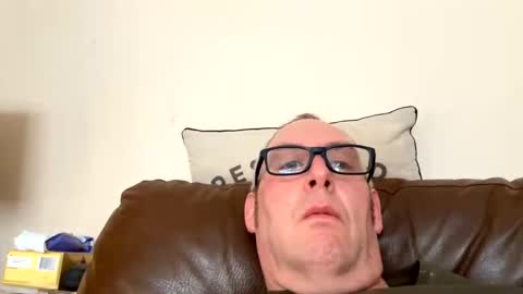 Snapshot of biggloves4bighands chatting on 10.24.25 biggloves4bighands online show from 10.24.25