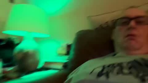 Snapshot of biggloves4bighands chatting on 10.25.25 biggloves4bighands online show from 10.25.25