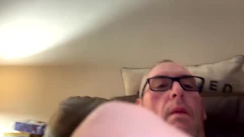 Snapshot of biggloves4bighands chatting on 11.05.25 biggloves4bighands online show from 11.05.25