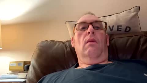 Snapshot of biggloves4bighands chatting on 11.19.25 biggloves4bighands online show from 11.19.25