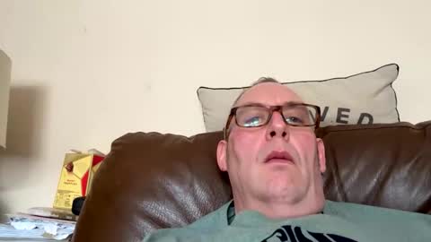 Snapshot of biggloves4bighands chatting on 11.29.25 biggloves4bighands online show from 11.29.25