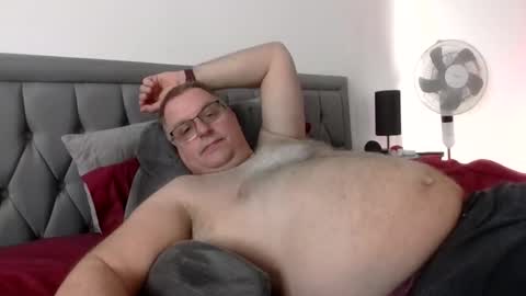 Snapshot of bigguy2014 chatting on 04.17.26 bigguy2014 online show from 04.17.26