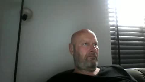 Snapshot of bigmike3339 chatting on 10.16.25 bigmike3339 online show from 10.16.25