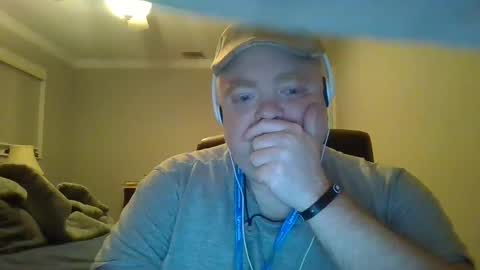 Snapshot of bigred_nyc chatting on 02.05.25 Big Red online show from 02.05.25