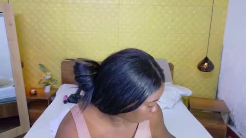 Snapshot of bigroundbooty_ chatting on 02.28.26 bigroundbooty_ online show from 02.28.26