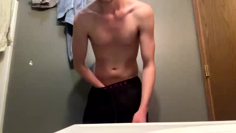 Snapshot of bigskinnyboyshh chatting on 12.15.24 bigskinnyboyshh online show from 12.15.24