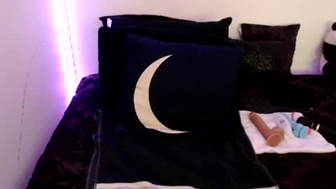 Nichole lights online show from 07.06.26