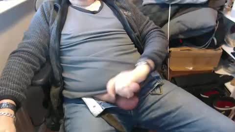 Snapshot of bigtone2_1968 chatting on 11.27.25 bigtone2_1968 online show from 11.27.25