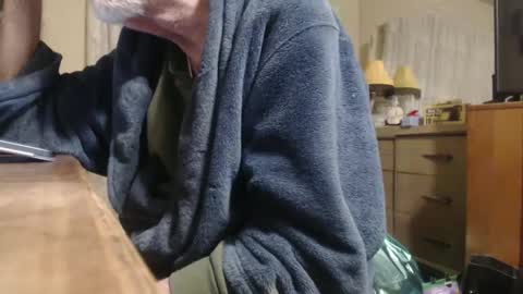 Snapshot of bimbttm chatting on 12.21.24 Bimbttm online show from 12.21.24