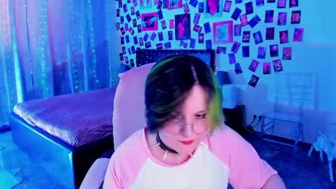 Snapshot of bioohazard chatting on 07.18.26 Miranda online show from 07.18.26