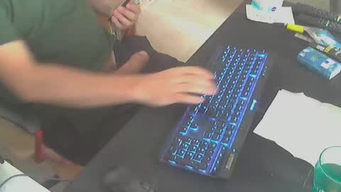 Snapshot of biparislove chatting on 09.14.25 BigDick online show from 09.14.25