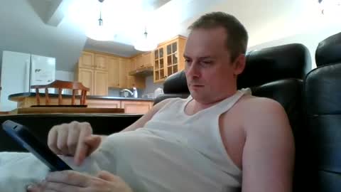 Snapshot of bird8888 chatting on 09.30.25 bird8888 online show from 09.30.25