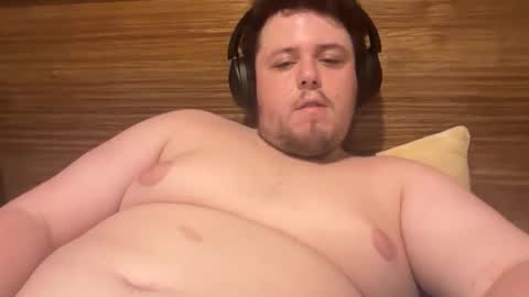 Snapshot of bisexualchubbyboy chatting on 02.10.25 james online show from 02.10.25