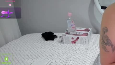 bisex woman online show from 01.26.25