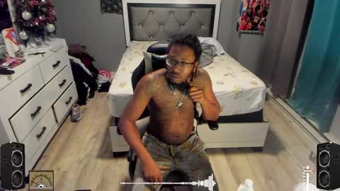 Plant Base Streamers From Pennsylvania online show from 12.15.24