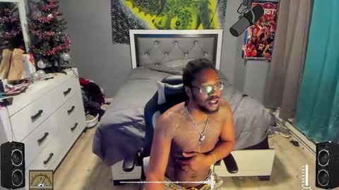 Plant Base Streamers From Pennsylvania online show from 12.21.24