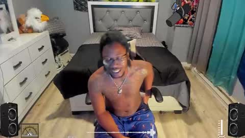 Plant Base Streamers From Pennsylvania online show from 01.17.25