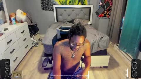 Plant Base Streamers From Pennsylvania online show from 01.23.25