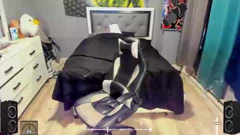 Plant Base Streamers From Pennsylvania online show from 01.24.25